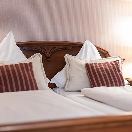 Schloss Westerholt 4* هيرتين
